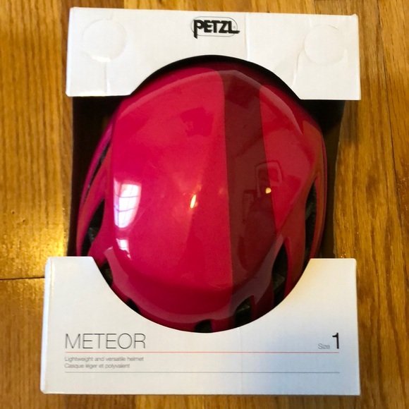 Petal Meteor helmet - Picture 1 of 2